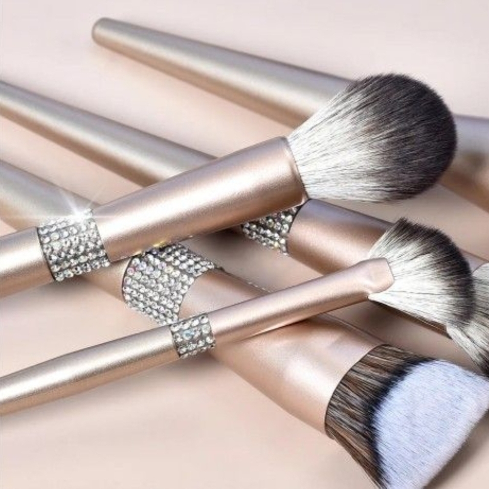 Luxurious Silver Makeup Brush Set..